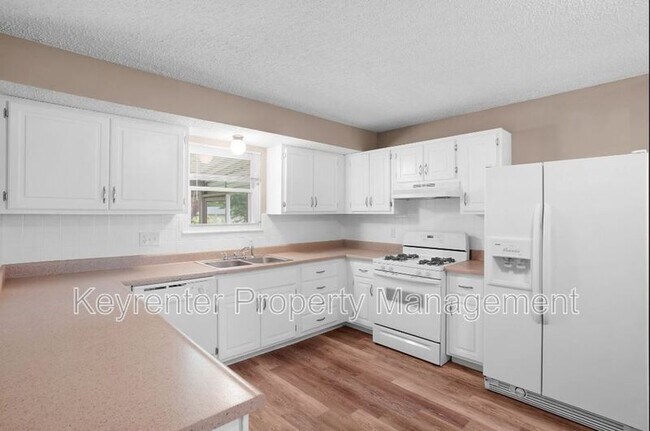Building Photo - 15593 Fox Plains Dr