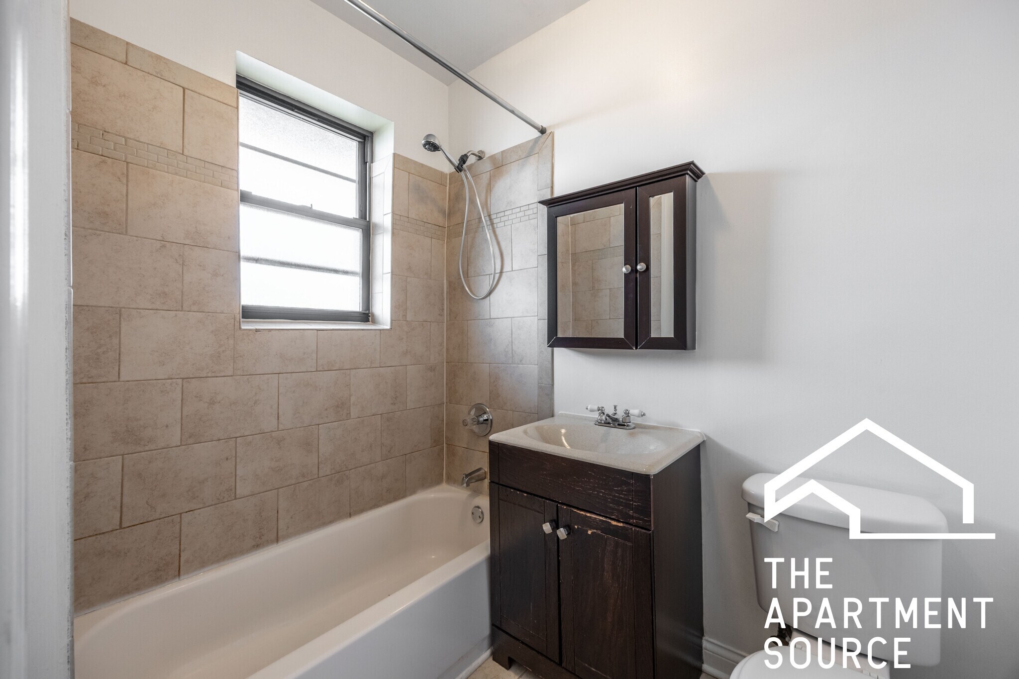 Building Photo - 4418 N Wolcott Ave