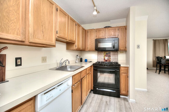 Building Photo - 23 Glenrock
