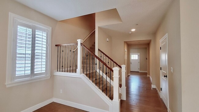 Building Photo - Beautiful Cedar Mills Home With An Easy Co...