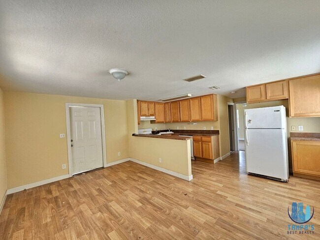 Building Photo - 117 N Evergreen Ave