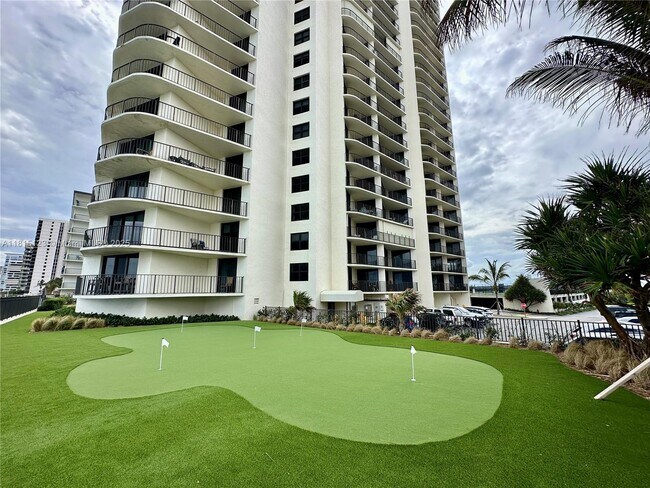 Building Photo - 5420 N Ocean Dr