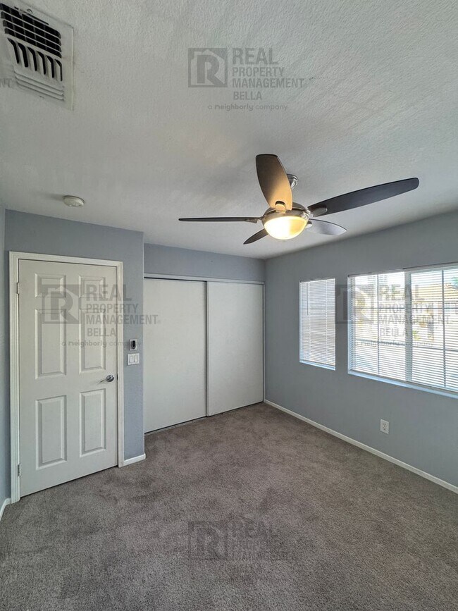 Building Photo - Spacious & Stylish 5-Bed, 3-Bath Home in Prime Murrieta Location