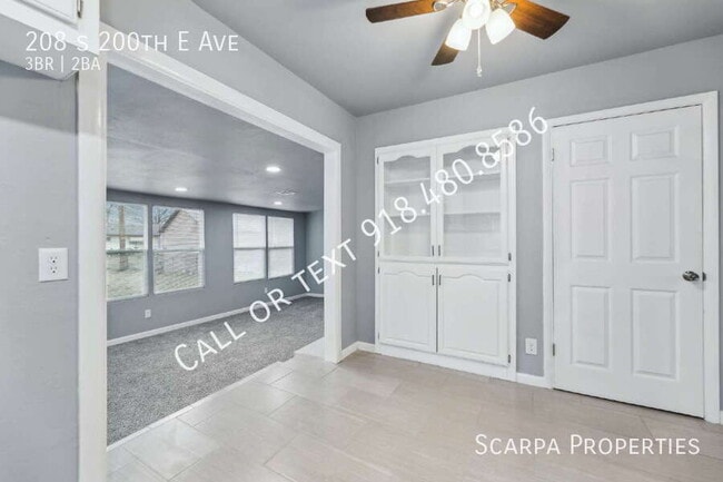 Building Photo - 208 S 200th E Ave