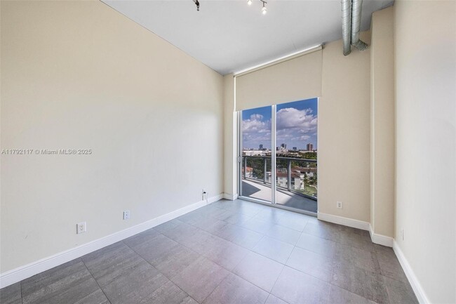 Building Photo - 3029 NE 188th St