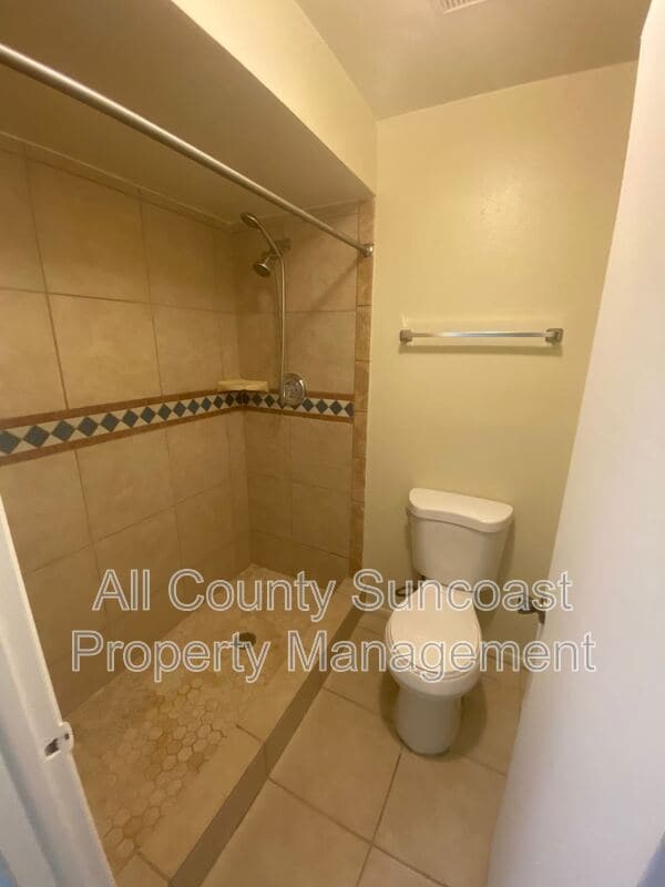 Building Photo - 2636 Orangewood Ct