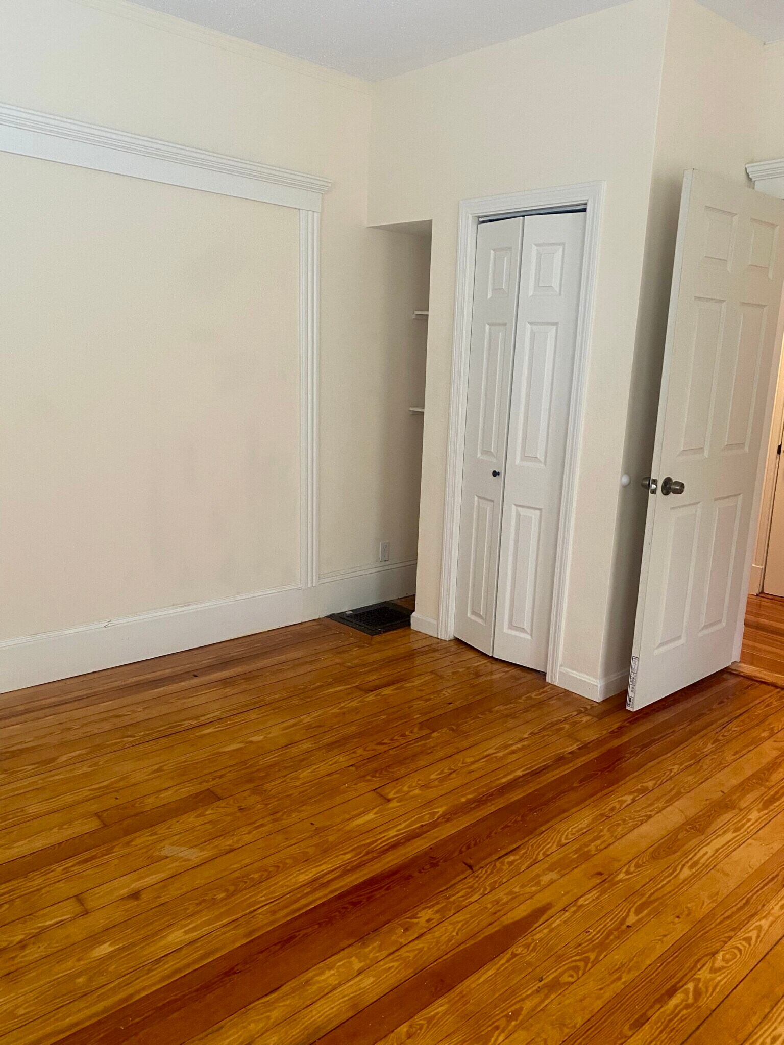 Building Photo - 2 Chester St