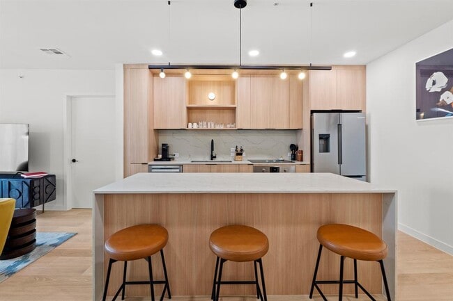 Building Photo - 2323 S Lamar Blvd