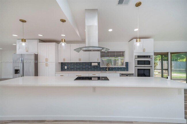 Building Photo - 6955 NW 18th St