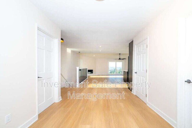 Building Photo - 9997 Javelin Way