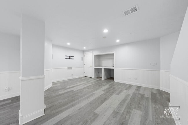 Building Photo - 2612 Lundquist Dr