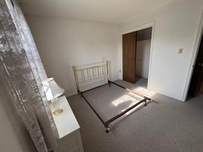 Building Photo - 2004 Hale Ct