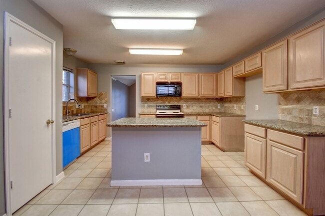 Building Photo - 2114 Whirlaway Dr