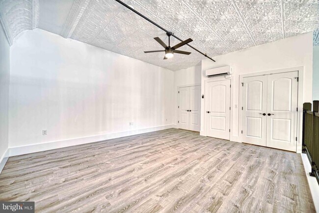 Building Photo - 177 Chestnut St