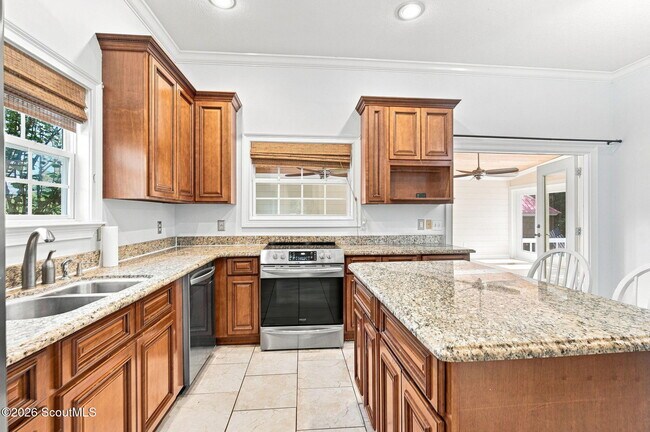 Building Photo - 1066 Patterson Is