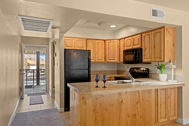 Building Photo - 3200 S Litzler Dr