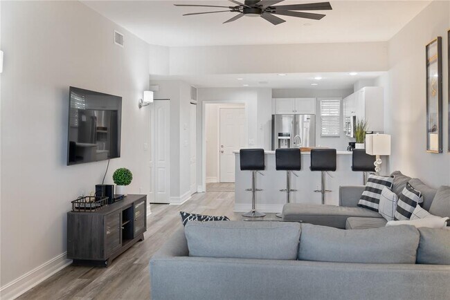 Building Photo - 3702 54th Dr W