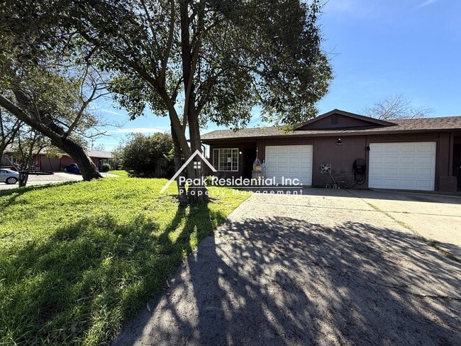Building Photo - Nice 2bd/1ba Duplex with 1-Car Garage near Routier Rd & Hwy 50