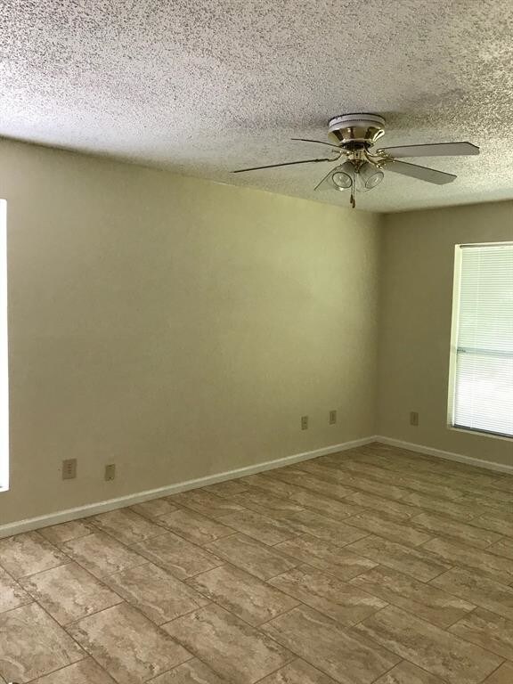 Building Photo - 15518 Waverly Dr