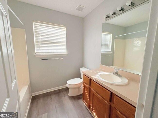 Building Photo - 601 McIntosh Dr