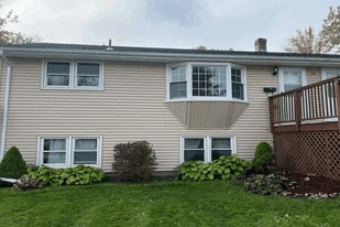 Building Photo - 80 Engrem Ave