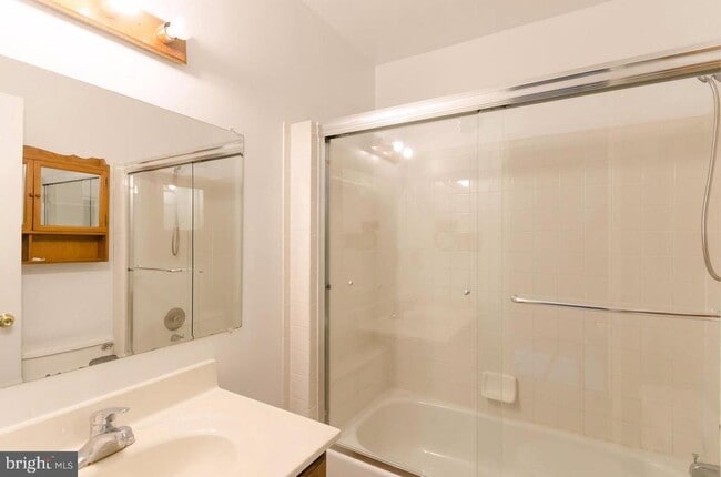 Building Photo - 7607 Lee Landing Dr