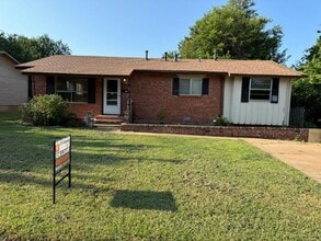 Building Photo - 3 bed, 1 bath home for rent in Moore near Santa Fe and NW 27th Street, New paint, and flooring!
