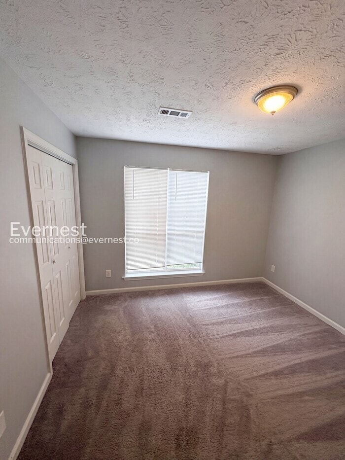 Building Photo - 3908 Old Ivy Ct