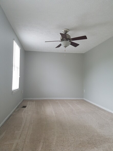 Master Bedroom - 358 Delmar Ct