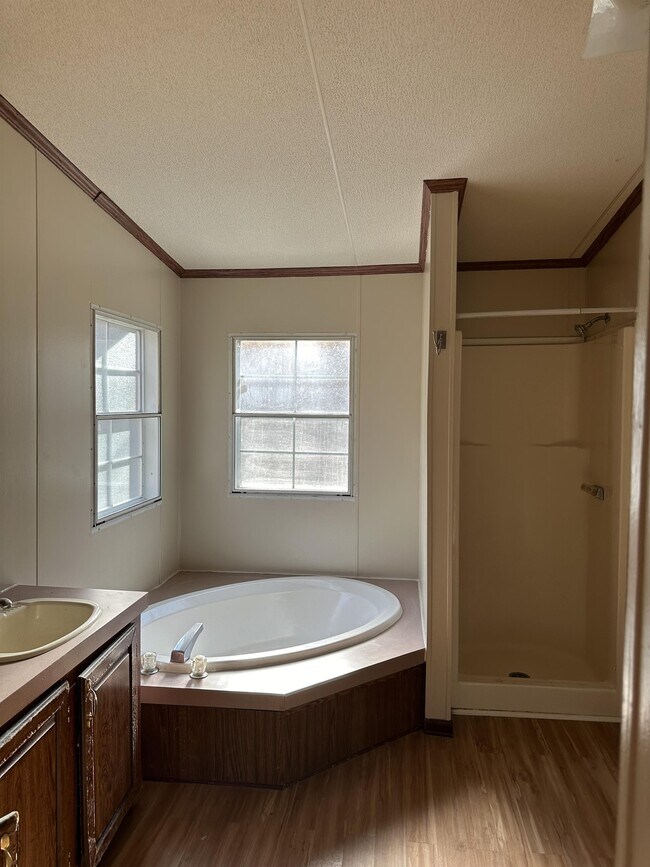 Building Photo - 430 Lytle Cove Rd