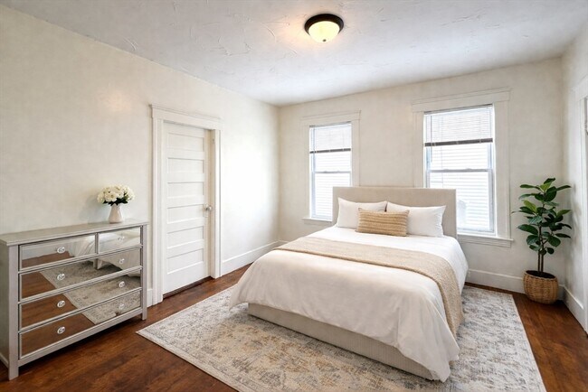 Building Photo - 8 Almont Ave