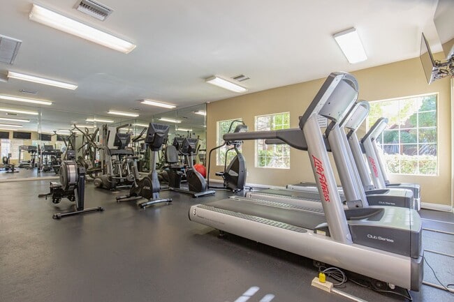 Building Photo - 3 Bedrooms Condo in a Guard Gated Summerlin Community