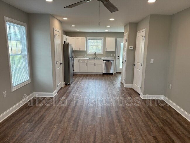 Building Photo - 127 Jess Corby Rd