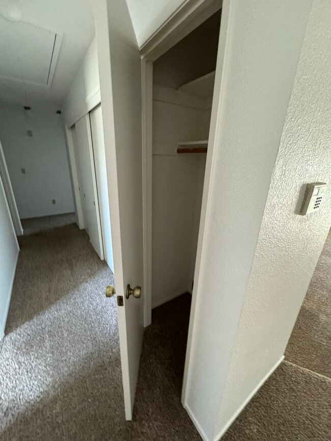 Building Photo - 1042 Awani Dr