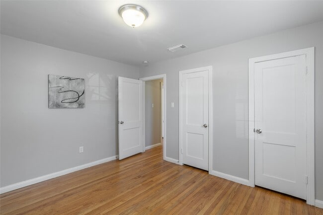 Building Photo - 313 Evans St