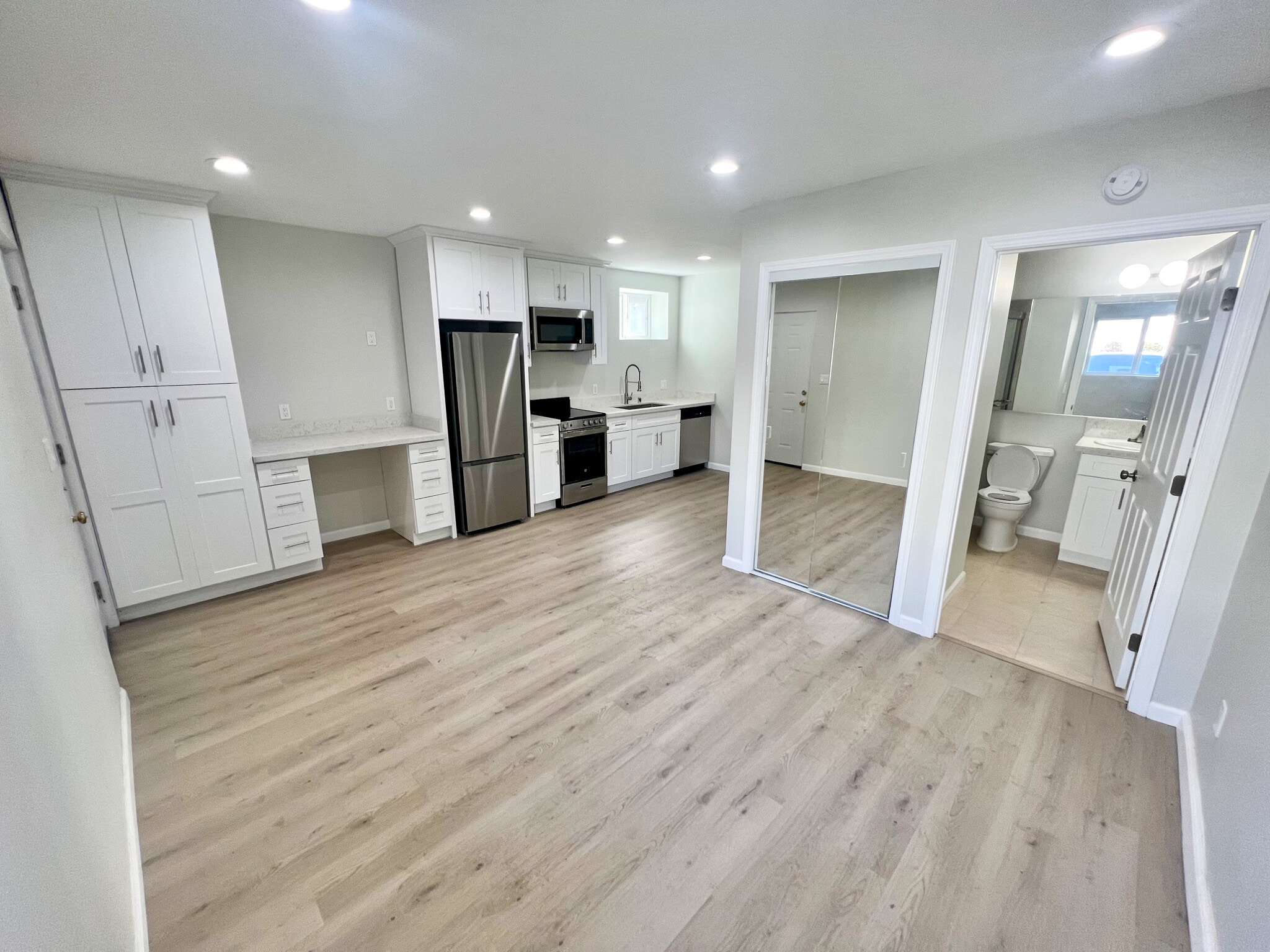 Building Photo - 1575 Manning Ave