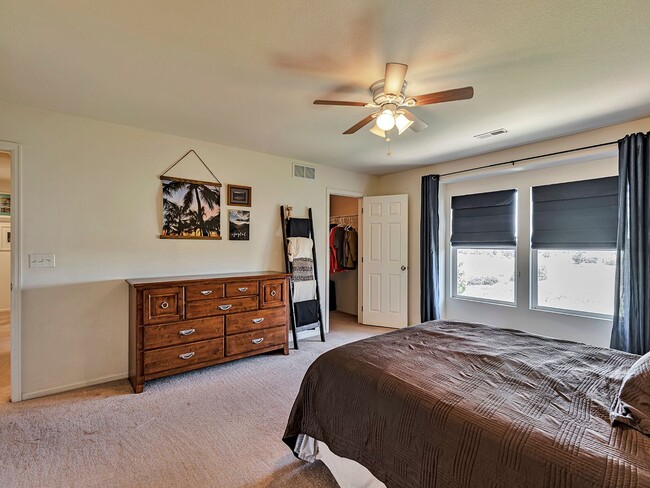 Building Photo - Spacious 3 Bedroom 2 1/2 Bath in Castle Rock!
