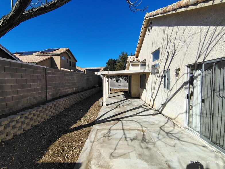 Building Photo - 1225 Taramar St