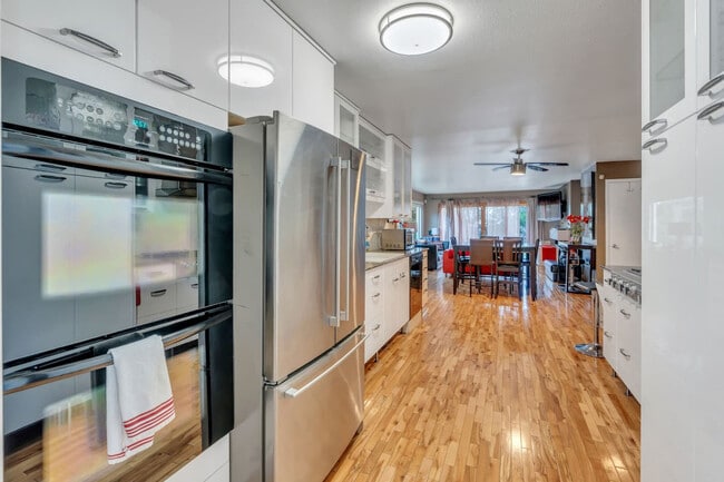 Building Photo - 665 Columbus St E