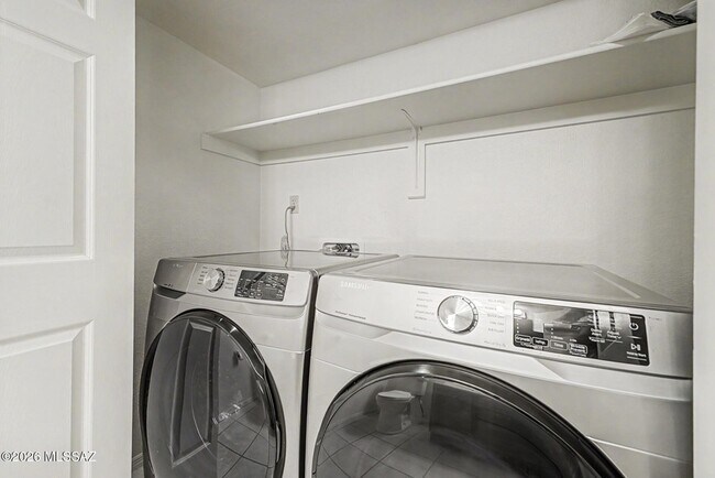 Building Photo - 11525 N Eagle Peak Dr