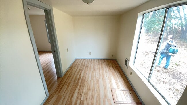 Building Photo - 577 NW T St