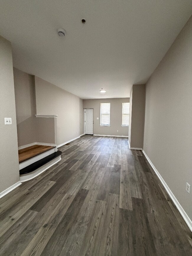 Building Photo - 424 Emerald St