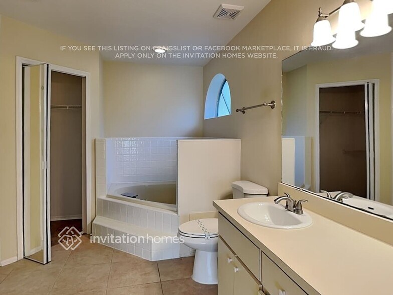 Building Photo - 7204 Lake Marsha Dr