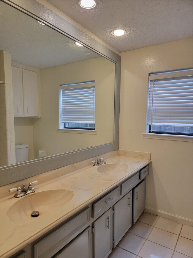 Building Photo - 11507 Sagemeadow Ln