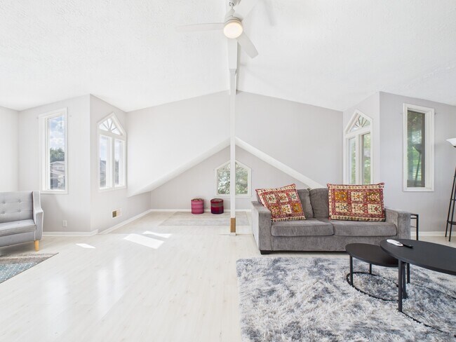 Building Photo - 3613 Audubon Pl