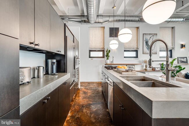 Building Photo - 1413 Swann St NW