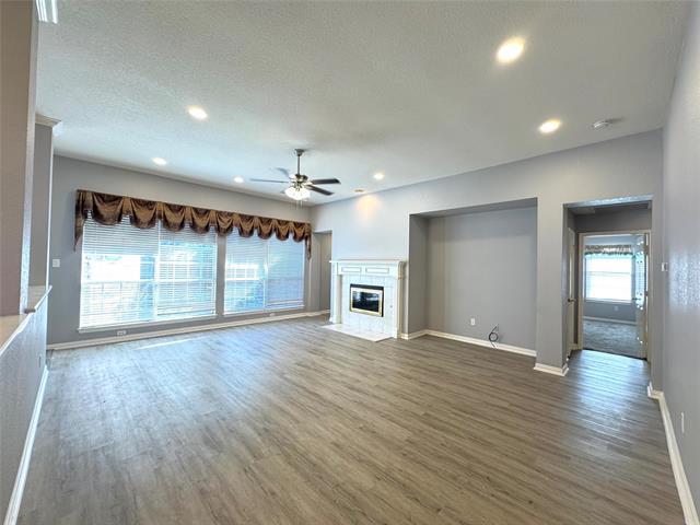 Building Photo - 3010 Bluewood Dr