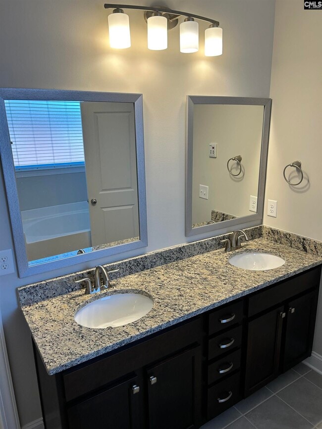 Building Photo - 905 Layton Way