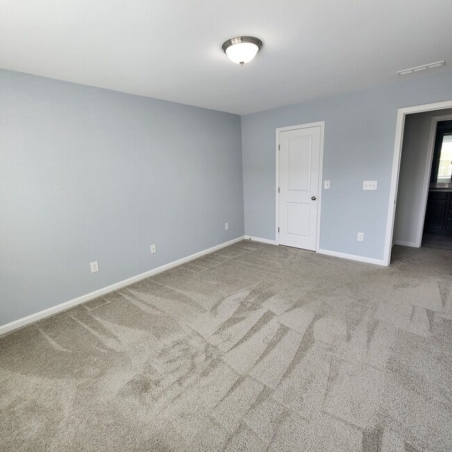 Building Photo - 1424 Southpoint Trl