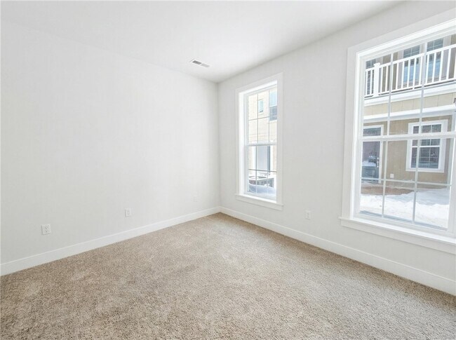 Building Photo - 305 Frederick Wy